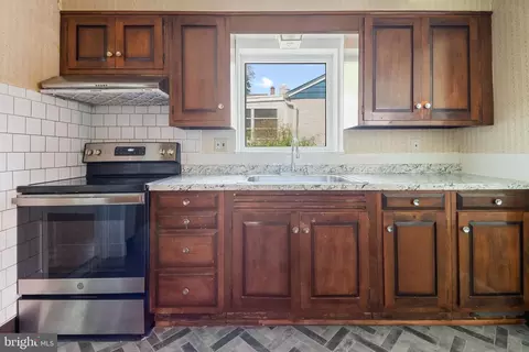 Kitchen - 2206 Prichard Rd, Silver Spring, MD 20902 photo 4 of 4