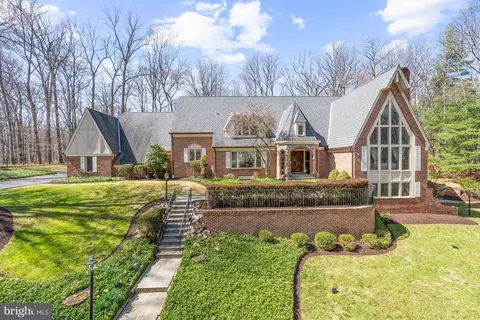10908 Riverwood Dr, Potomac, MD 20854