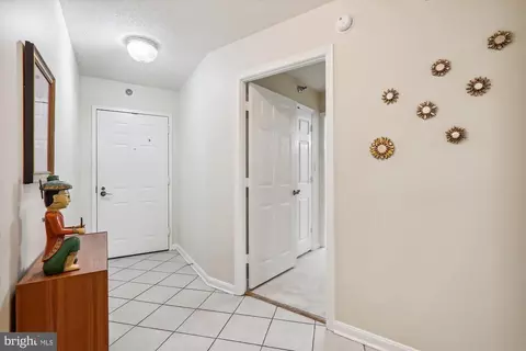 Entry Way - 14809 Pennfield Cir #401, Silver Spring, MD 20906 photo 1 of 2