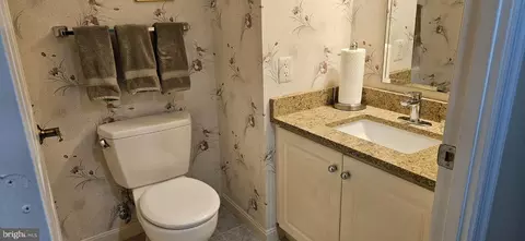 Bath - 14809 Pennfield Cir #401, Silver Spring, MD 20906 photo 5 of 5