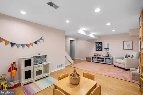 Dining - 10115 Big Rock Rd, Silver Spring, MD 20901 photo 3 of 3