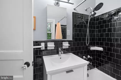 Bath - 10115 Big Rock Rd, Silver Spring, MD 20901 photo 2 of 3