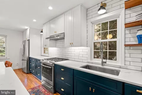 Kitchen - 10115 Big Rock Rd, Silver Spring, MD 20901 photo 2 of 4