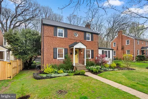 Exterior - 10115 Big Rock Rd, Silver Spring, MD 20901 photo 8 of 9
