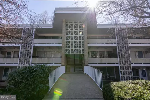 7533 Spring Lake Dr #7533-D, Bethesda, MD 20817