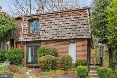 8033 Inverness Ridge Rd, Potomac, MD 20854