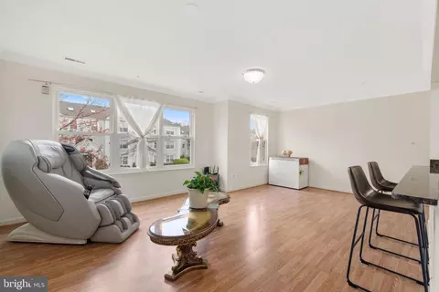 Living - 2609 Camelback Ln #6-11, Silver Spring, MD 20906 photo 2 of 3