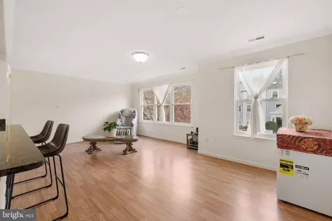 Living - 2609 Camelback Ln #6-11, Silver Spring, MD 20906 photo 3 of 3