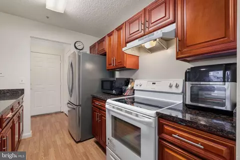 Kitchen - 2609 Camelback Ln #6-11, Silver Spring, MD 20906 photo 4 of 7