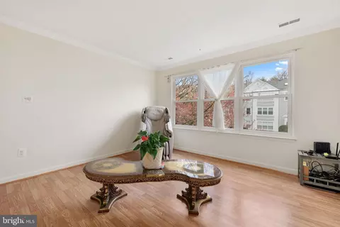 Living - 2609 Camelback Ln #6-11, Silver Spring, MD 20906 photo 1 of 3