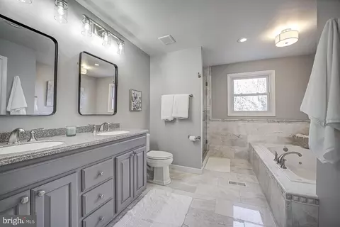Bath - 9 Sunrise Ct, Potomac, MD 20854 photo 2 of 6