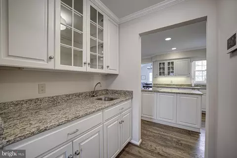 Kitchen - 9 Sunrise Ct, Potomac, MD 20854 photo 1 of 4