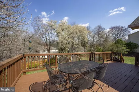 Exterior - 9 Sunrise Ct, Potomac, MD 20854 photo 3 of 6