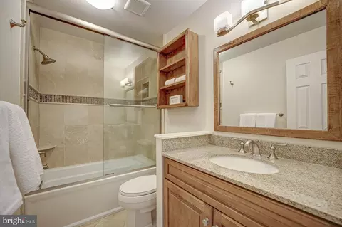 Bath - 9 Sunrise Ct, Potomac, MD 20854 photo 5 of 6