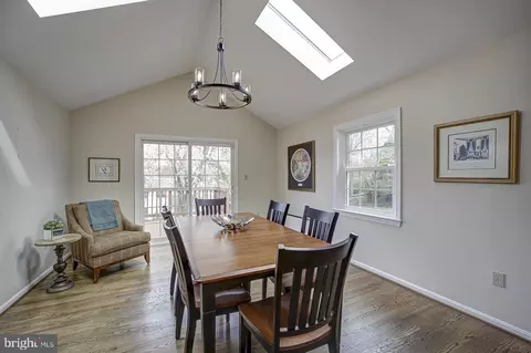 Dining - 9 Sunrise Ct, Potomac, MD 20854 photo 4 of 5