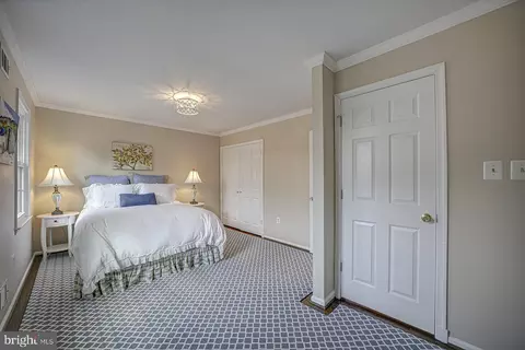 Bedroom - 9 Sunrise Ct, Potomac, MD 20854 photo 4 of 6