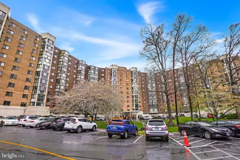 15101 Interlachen Dr #1-1001, Silver Spring, MD 20906