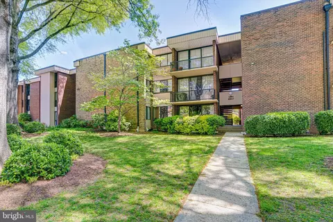 9907 Blundon Dr #5-101, Silver Spring, MD 20902