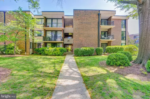 9907 Blundon Dr #5-101, Silver Spring, MD 20902 photo 2