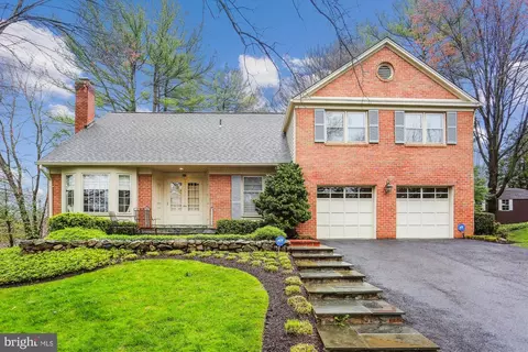 5 Overpond Ct, Potomac, MD 20854