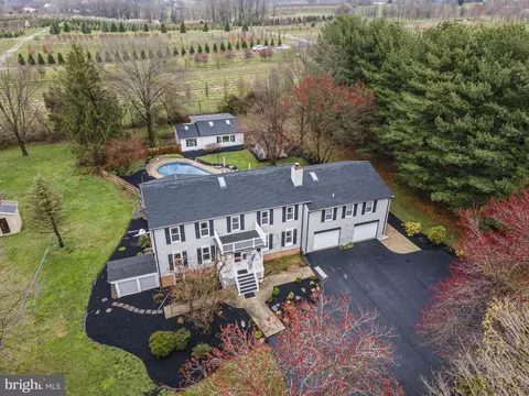 23520 Pocahontas Dr, Gaithersburg, MD 20882