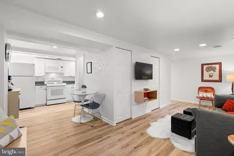 Living - 505 Ellsworth Dr, Silver Spring, MD 20910 photo 9 of 10