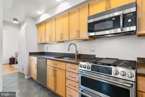 Kitchen - 505 Ellsworth Dr, Silver Spring, MD 20910 photo 5 of 6