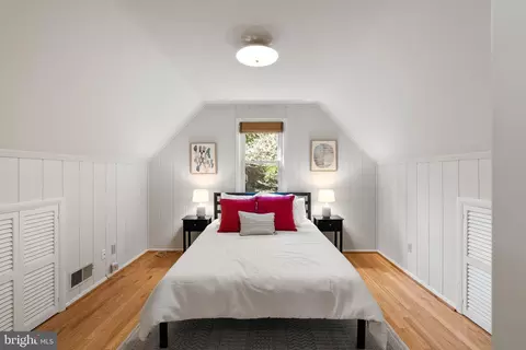 Bedroom - 505 Ellsworth Dr, Silver Spring, MD 20910 photo 5 of 11