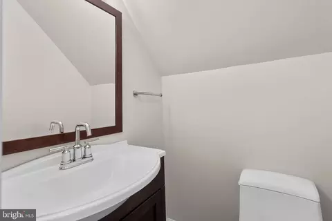 Bath - 505 Ellsworth Dr, Silver Spring, MD 20910 photo 5 of 7