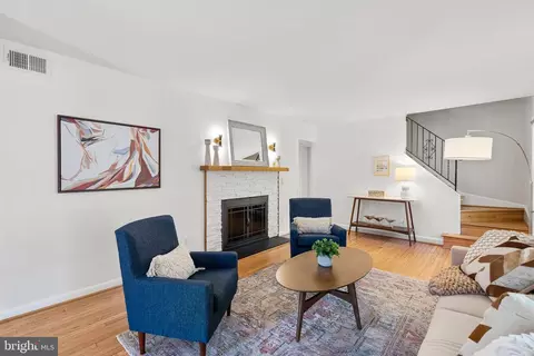 Living - 505 Ellsworth Dr, Silver Spring, MD 20910 photo 2 of 10