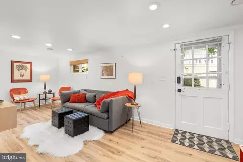 Living - 505 Ellsworth Dr, Silver Spring, MD 20910 photo 7 of 10