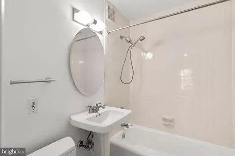 Bath - 505 Ellsworth Dr, Silver Spring, MD 20910 photo 1 of 7