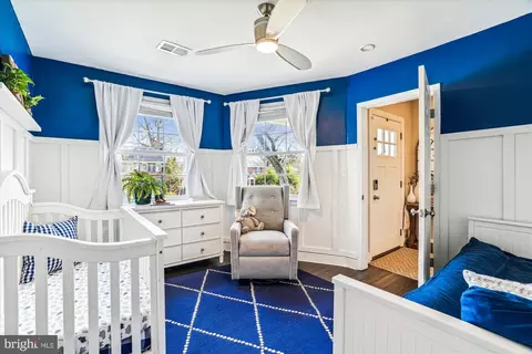 Bedroom - 10206 Sutherland Rd, Silver Spring, MD 20901 photo 7 of 10