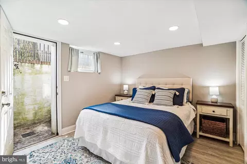 Bedroom - 10206 Sutherland Rd, Silver Spring, MD 20901 photo 10 of 10