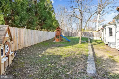 Exterior - 10206 Sutherland Rd, Silver Spring, MD 20901 photo 17 of 26