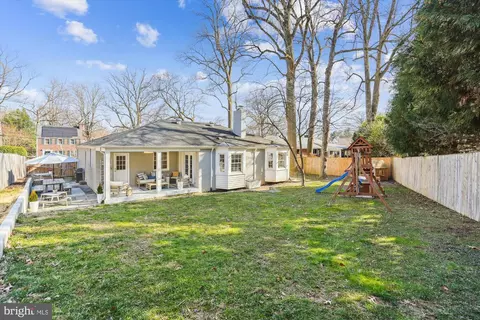 Exterior - 10206 Sutherland Rd, Silver Spring, MD 20901 photo 14 of 26
