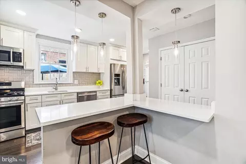 Kitchen - 10206 Sutherland Rd, Silver Spring, MD 20901 photo 3 of 6
