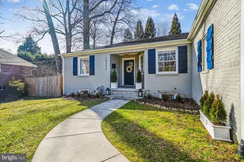 Exterior - 10206 Sutherland Rd, Silver Spring, MD 20901 photo 3 of 26