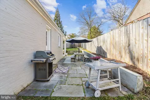 Exterior - 10206 Sutherland Rd, Silver Spring, MD 20901 photo 13 of 26