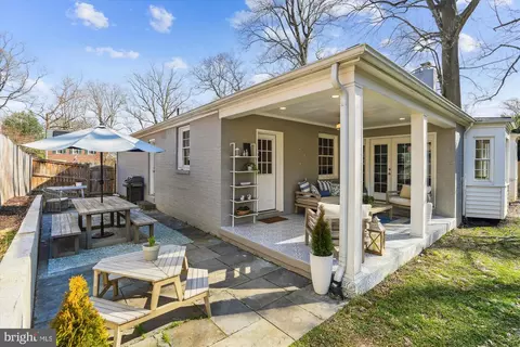 Exterior - 10206 Sutherland Rd, Silver Spring, MD 20901 photo 7 of 26