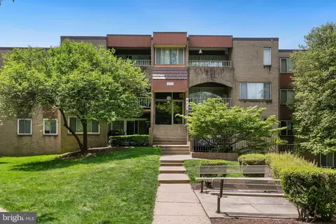 452 Girard St #302, Gaithersburg, MD 20877
