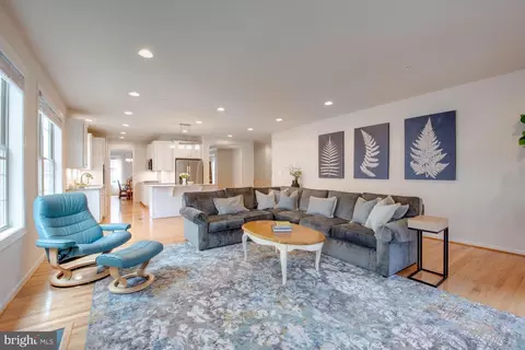 Living - 13720 Soaring Wing Ln, Silver Spring, MD 20906 photo 5 of 10
