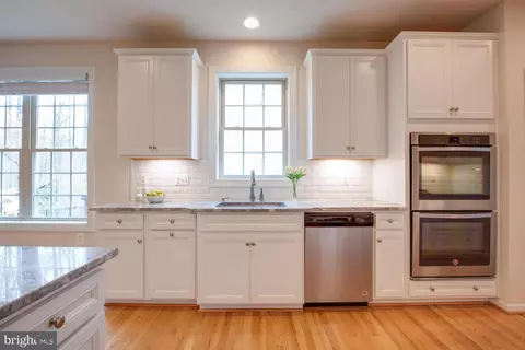 Kitchen - 13720 Soaring Wing Ln, Silver Spring, MD 20906 photo 3 of 7