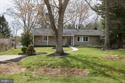 9900 Betteker Ln, Potomac, MD 20854