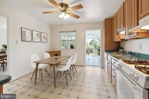 Dining - 12413 Buckley Dr, Silver Spring, MD 20904 photo 2 of 2