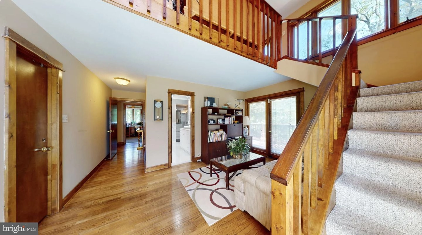 Entry Way - 736 Quaint Acres Dr, Silver Spring, MD 20904 photo 9 of 14
