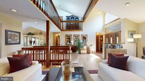 Entry Way - 736 Quaint Acres Dr, Silver Spring, MD 20904 photo 2 of 14