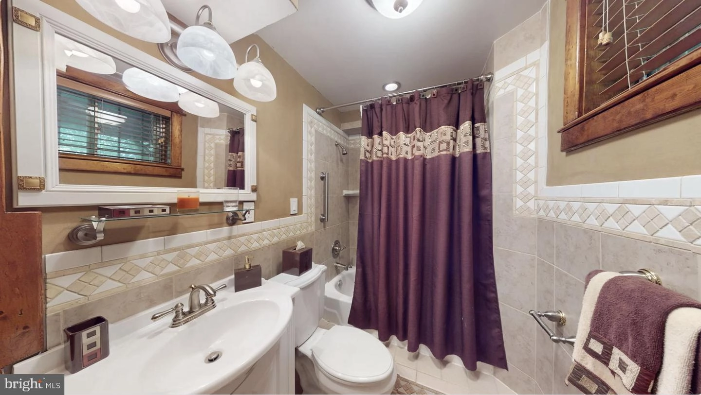 Bath - 736 Quaint Acres Dr, Silver Spring, MD 20904 photo 5 of 5