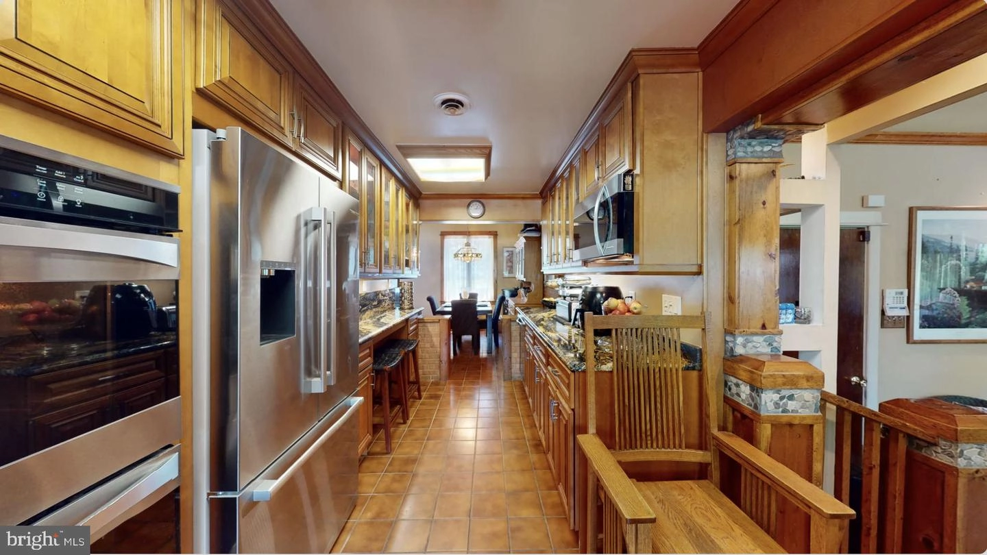 Entry Way - 736 Quaint Acres Dr, Silver Spring, MD 20904 photo 6 of 14