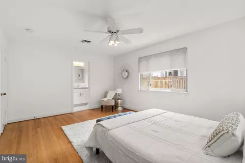 Bedroom - 9315 Harvey Rd, Silver Spring, MD 20910 photo 3 of 5